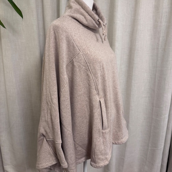 Long sleeve UGG Pullover - Picture 3 of 4